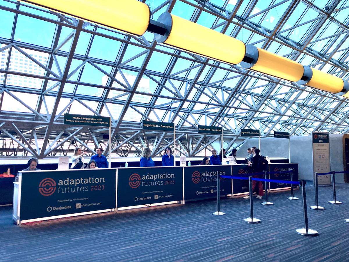 写真：受付の様子