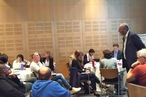 ウェブを拠点とする適応プラットフォームのあり方