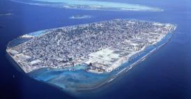 工事初期段階のマレ島の鳥瞰図 