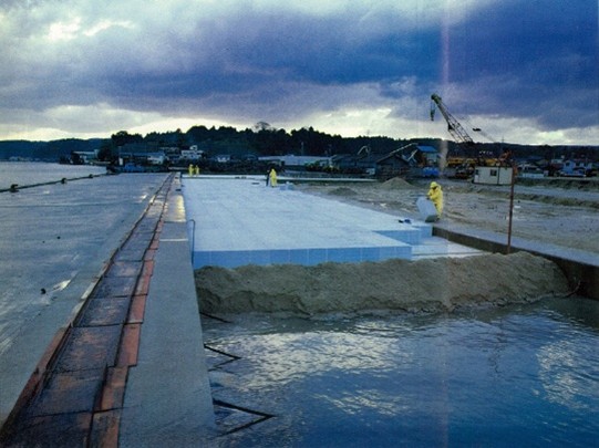 EPSによる港湾護岸のかさ上げ