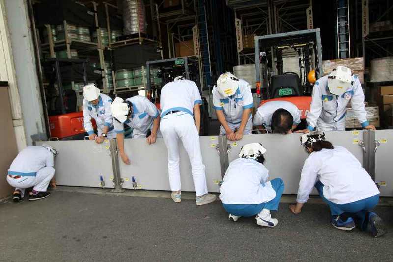 防水板設置訓練時の写真